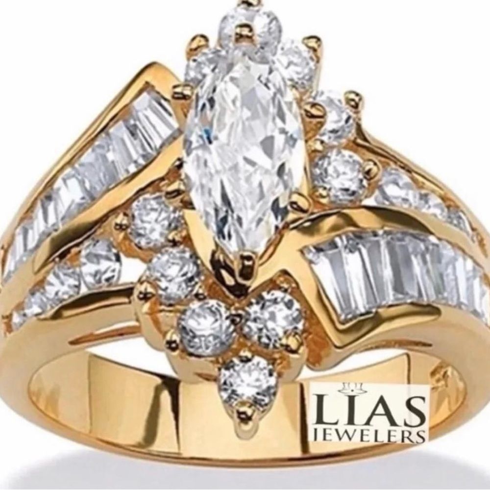 New 18k yellow gold engagement ring